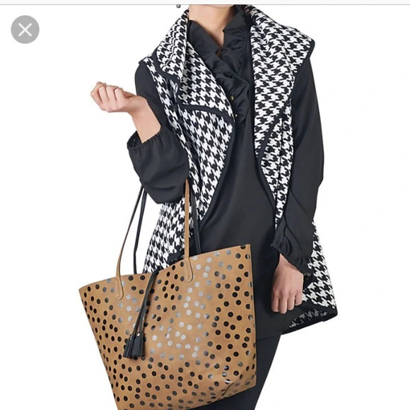 Mudpie Holden Houndstooth blanket vest black white - Picture 1 of 8